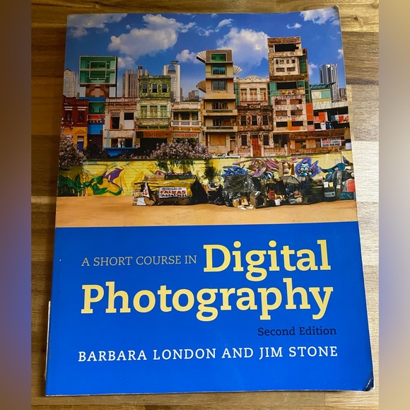 A Short Course in Digital Photography: Second Edition (Used) - Picture 2 of 8